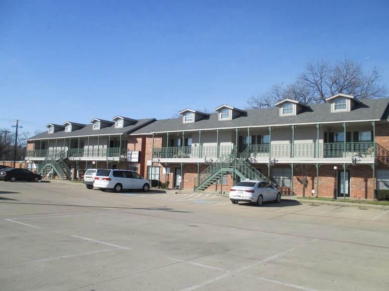 More Photos Of 405 S Elm St, Denton Apartments For Sale