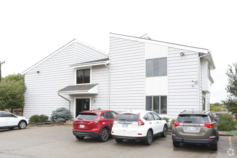 More Photos Of 3715 SW 29th St, Topeka Office For Lease