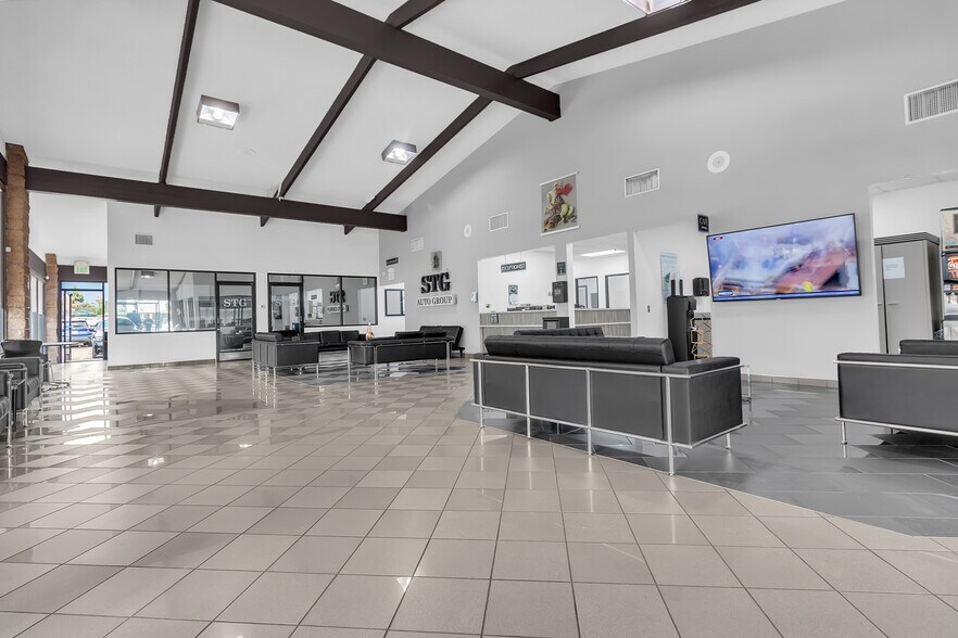 More Photos Of 10325 Central Ave, Montclair Auto Dealership For Lease