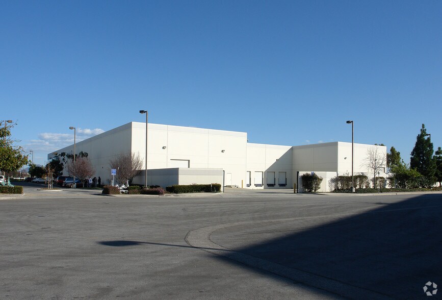 More Photos Of 301 N Rice Ave, Oxnard Manufacturing For Lease
