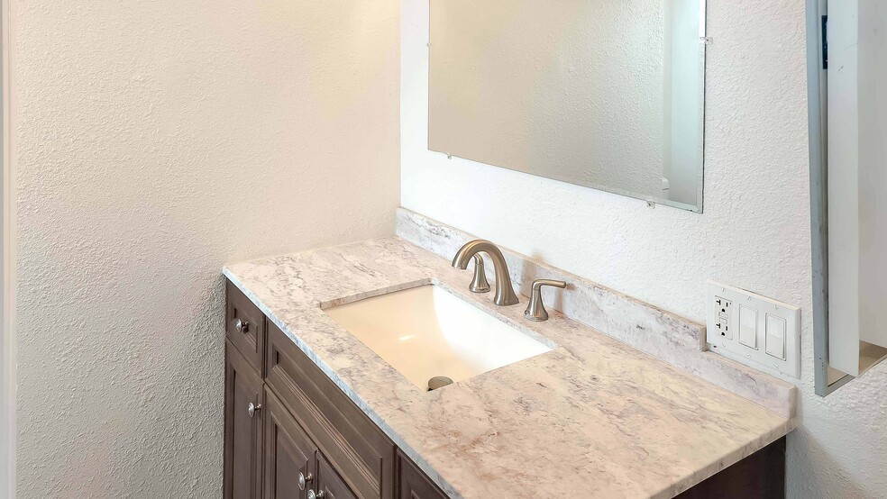 More Photos Of 1718 Crofton Ln, Escondido Apartments For Sale