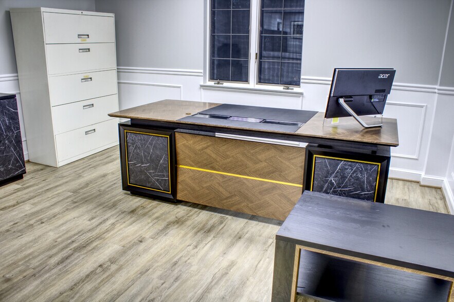 More Photos Of 10521 Judicial Dr, Fairfax Medical For Sale