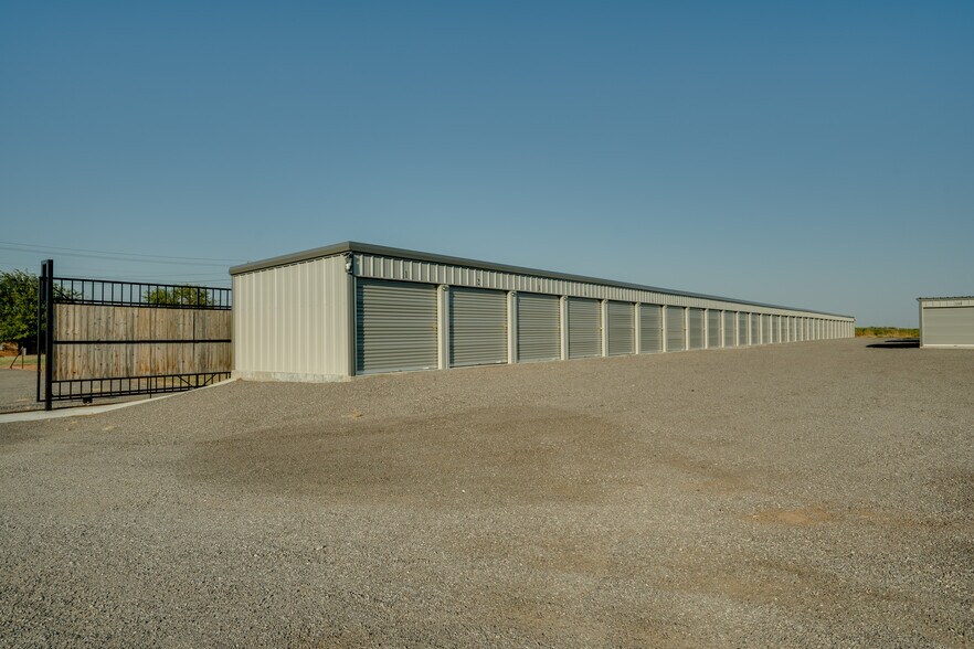 More Photos Of 201 Rathgeber, Wichita Falls Self Storage For Sale
