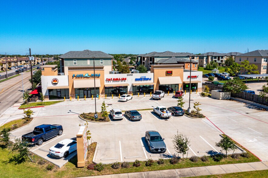 Primary Photo Of 2850 W Baker Rd, Baytown Freestanding For Sale