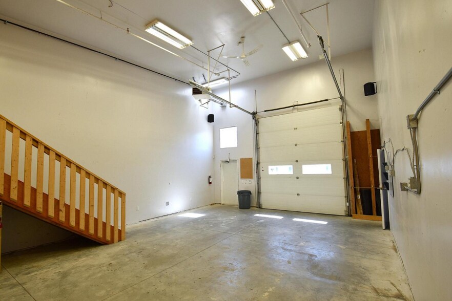 More Photos Of 9903 209 St NW, Edmonton Warehouse For Sale