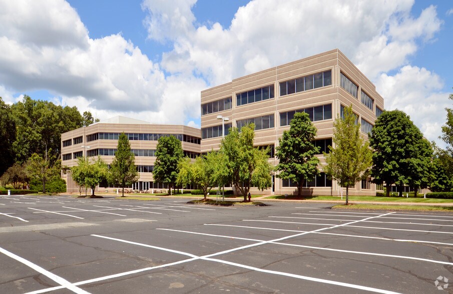 More Photos Of 500 Enterprise Dr, Rocky Hill Office For Lease
