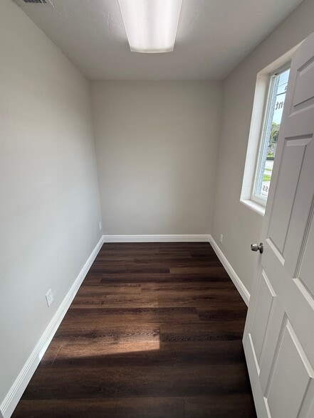 More Photos Of 1320 SE Palm Beach Rd, Stuart Medical For Sale