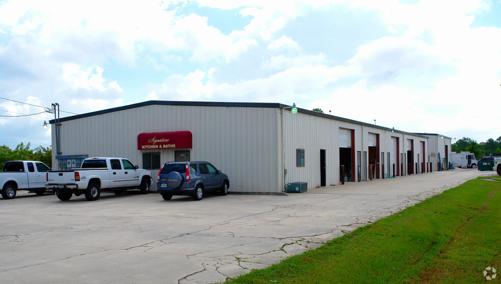 Primary Photo Of 835 Washburn Rd, Melbourne Warehouse For Lease