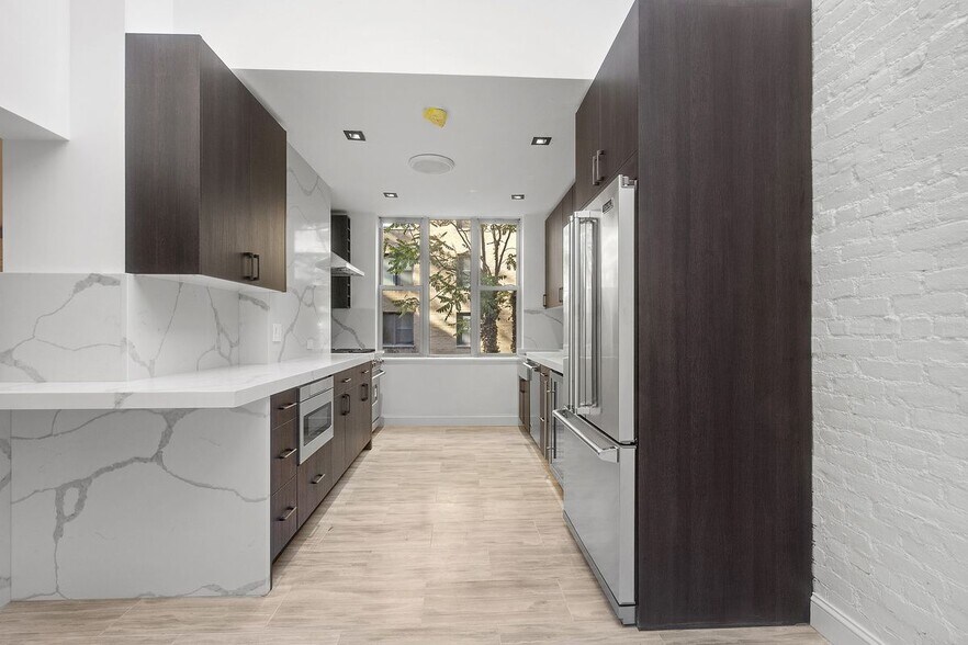 More Photos Of 141 E 17th St, New York Apartments For Sale