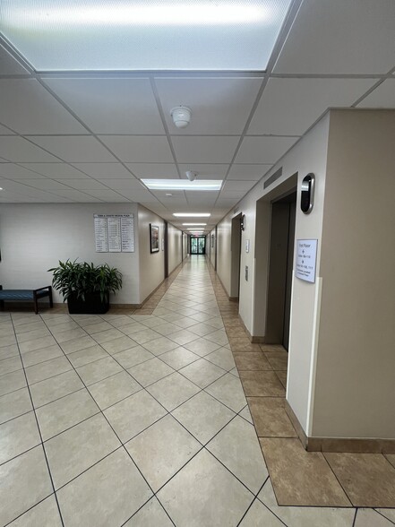 More Photos Of 6101 Webb Rd, Tampa Medical For Lease