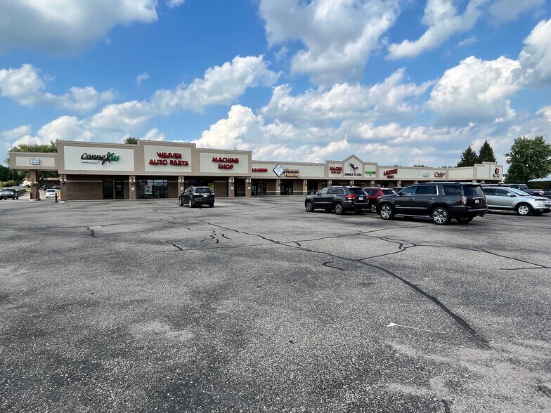 More Photos Of 819 Phillips Blvd, Sauk City General Retail For Lease