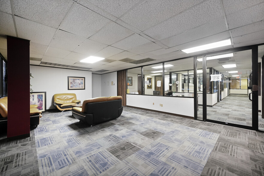 More Photos Of 9207 Country Creek Dr, Houston Office For Sale
