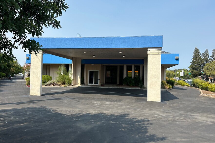 More Photos Of 5107 Fair Oaks Blvd, Carmichael Storefront For Lease