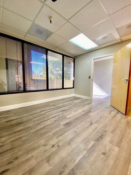 More Photos Of 695 Oak Grove Ave, Menlo Park Medical For Sale