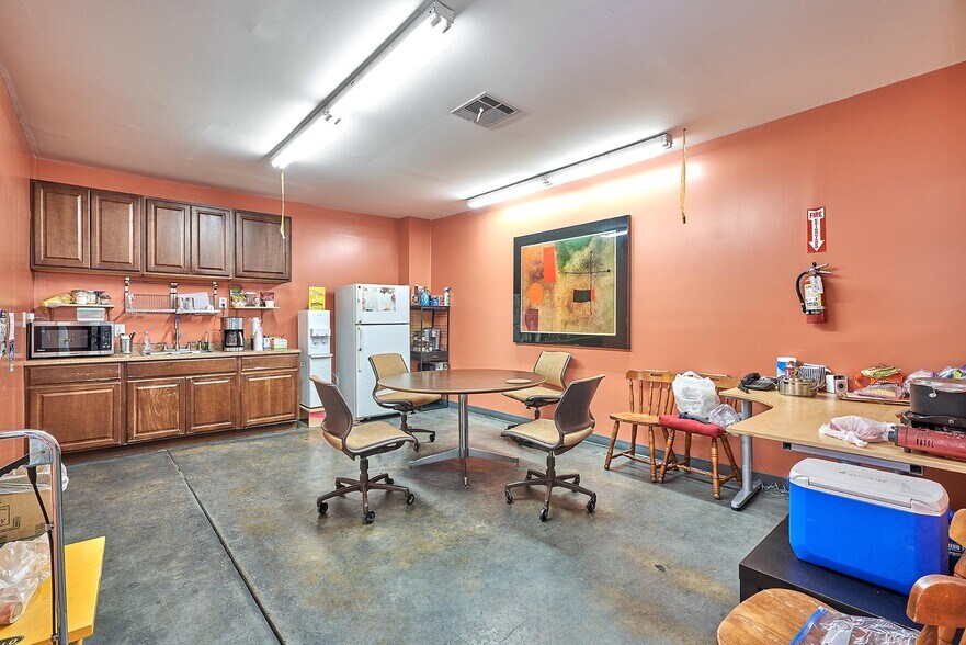 More Photos Of 3001 S San Pedro St, Los Angeles Warehouse For Sale
