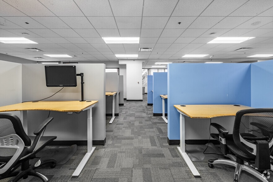 More Photos Of 5805 Sepulveda Blvd, Sherman Oaks Office For Lease