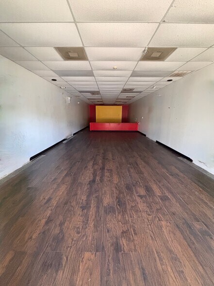 More Photos Of 2825 S Kirkwood Rd, Houston Freestanding For Lease