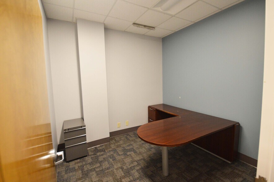 More Photos Of 119 Brookstown Ave, Winston-Salem Office For Lease