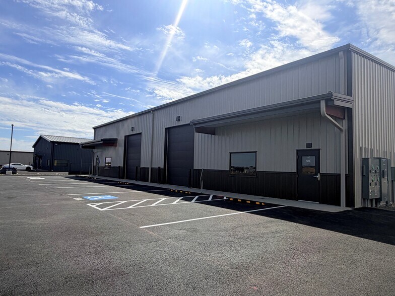 More Photos Of 2605 Robertson Dr, Richland Warehouse For Lease