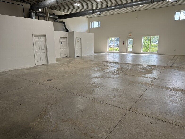 More Photos Of 2316 230th St, Ames Light Manufacturing For Lease