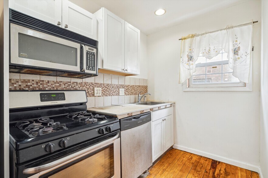 More Photos Of 458 Swinton Ave, Bronx Apartments For Sale