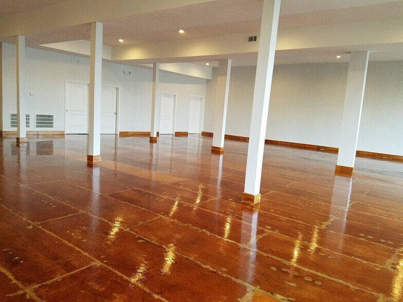 More Photos Of 1310 Central Ave, Hot Springs National Park Storefront For Sale