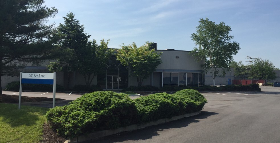 More Photos Of 200-230 Sea Ln, Farmingdale Flex For Sale