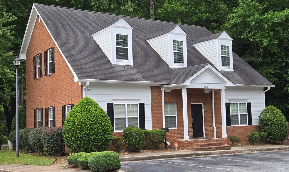 More Photos Of 140 Howard Ln, Fayetteville Office For Sale
