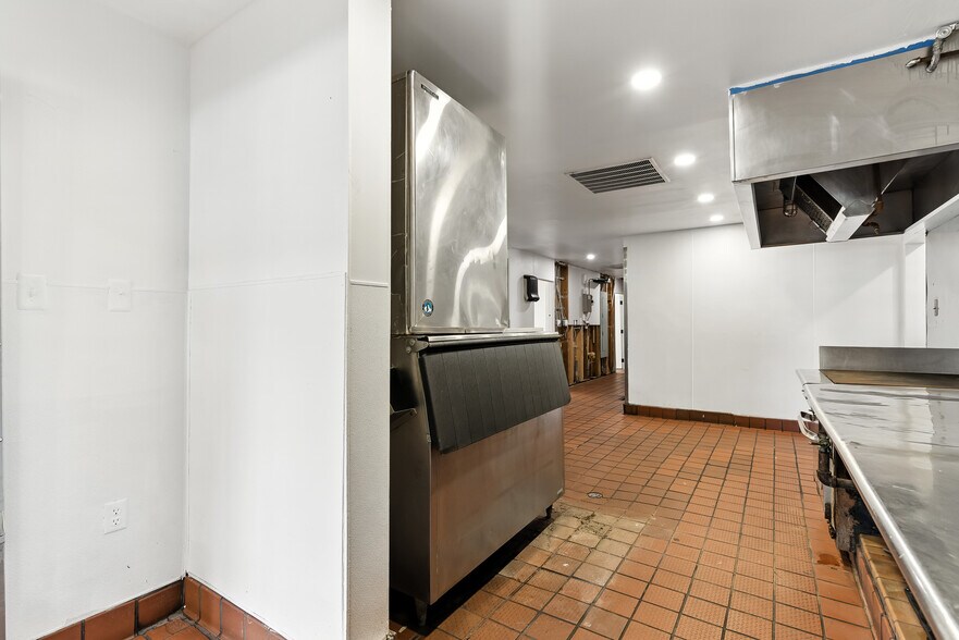 More Photos Of 4355 Sonoma Blvd, Vallejo Restaurant For Sale