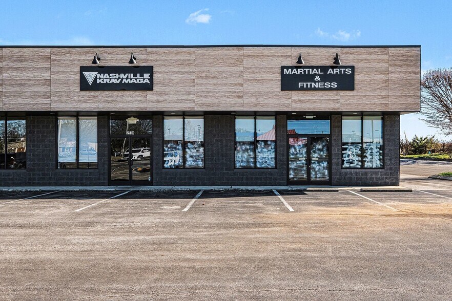 More Photos Of 2504 Hospitality Ln, Columbia Storefront For Lease
