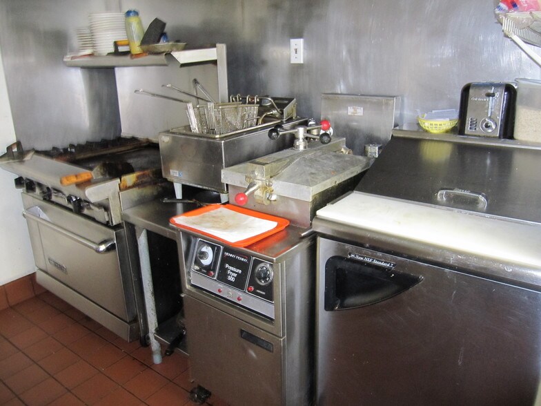More Photos Of 413 Bank St, Lodi Restaurant For Sale