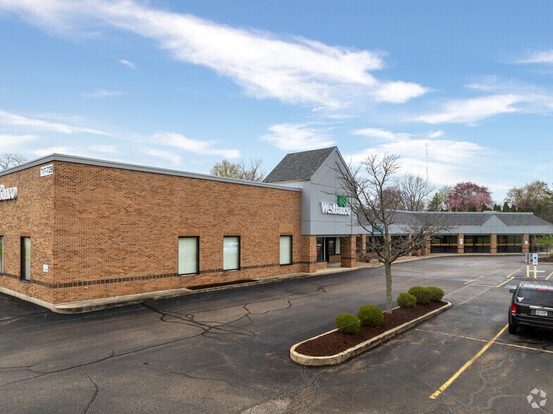 More Photos Of 717-729 Reading Rd, Mason Freestanding For Sale