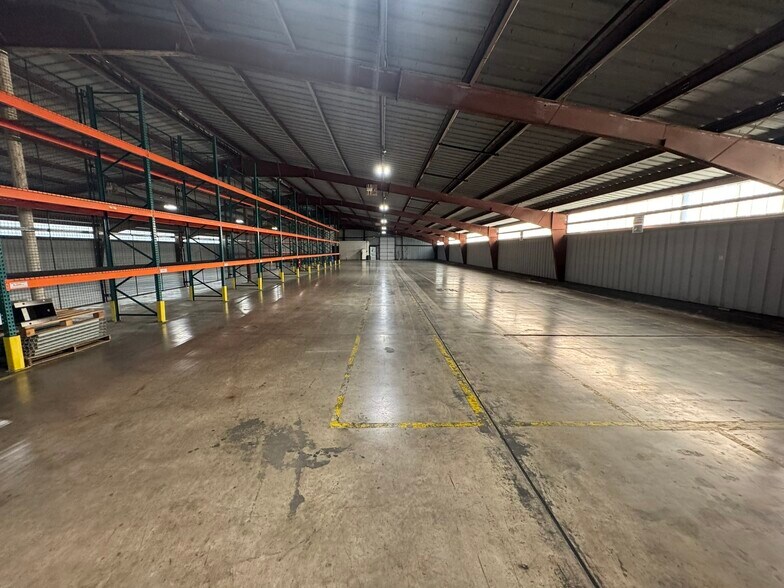 More Photos Of 4616 Enterprise Dr, Bartonville Industrial For Sale