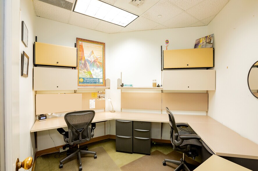 More Photos Of 136 E Thomas Pl, Beaver Creek Hotel For Lease