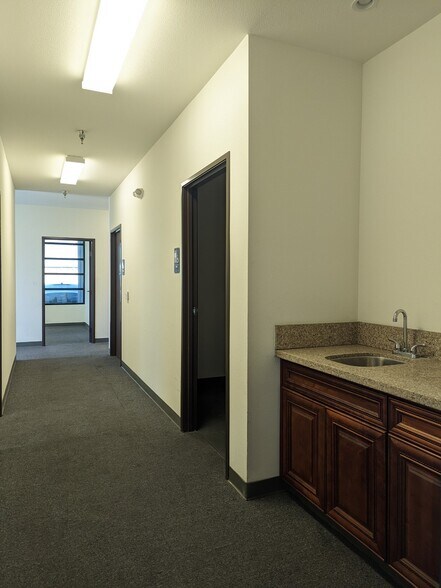 More Photos Of 4730 Littlejohn St, Baldwin Park Warehouse For Lease