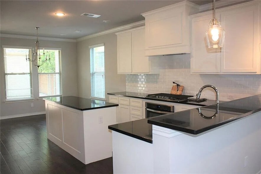 More Photos Of 2611 McCart Ave, Fort Worth Apartments For Sale