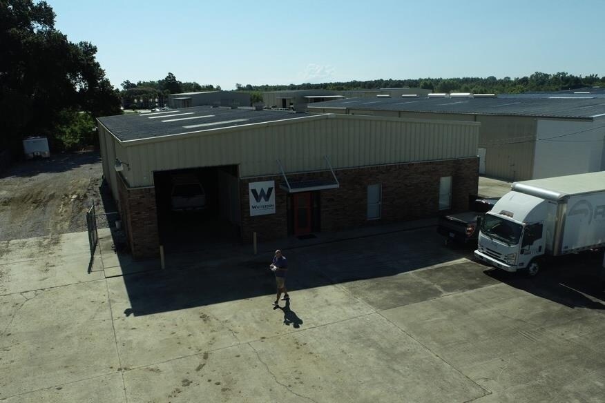 More Photos Of 2708 S Ruby Ave, Gonzales Warehouse For Lease