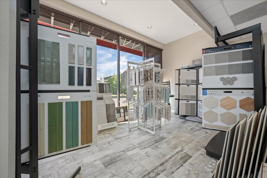 More Photos Of 310 E 17th St, Cheyenne Flex For Sale
