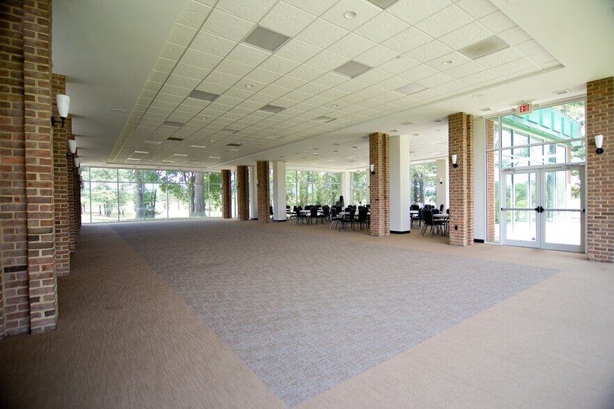 More Photos Of 36 Wedgewood Dr, Farmville Golf Course Driving Range For Sale