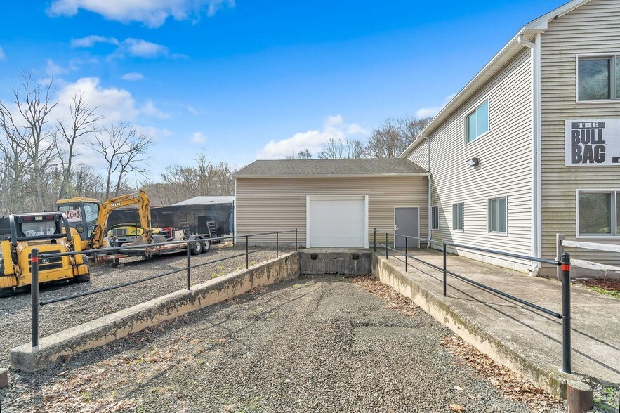 More Photos Of 8 Route 80, Killingworth Warehouse For Lease