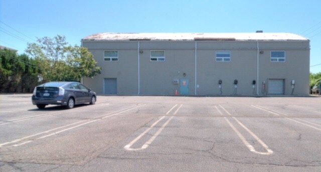 Primary Photo Of 1 Lexington & Revere Ave, Bethpage Warehouse For Sale