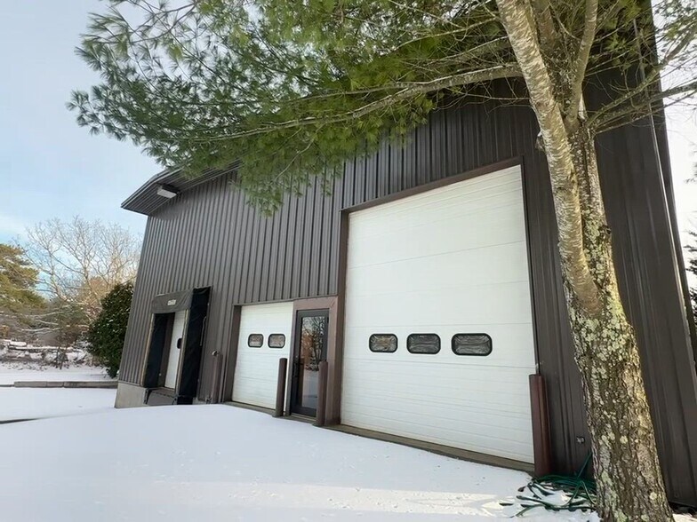 More Photos Of 22 A St, Edgartown Warehouse For Lease