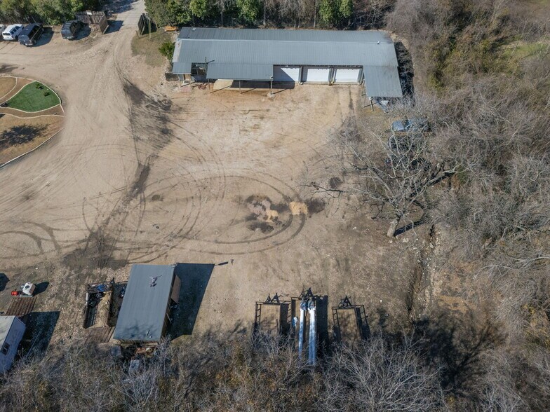 More Photos Of 7310 Sherwood Rd, Austin Flex For Lease