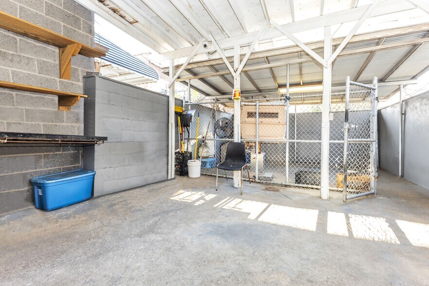 More Photos Of 9518 Avenue L, Brooklyn Storefront Retail Office For Sale