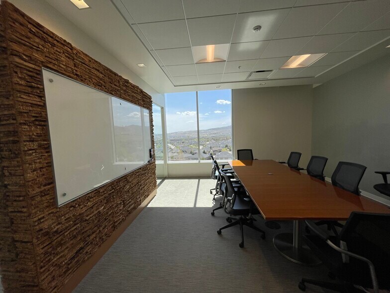 More Photos Of 2901 W Bluegrass Blvd, Lehi Office For Lease