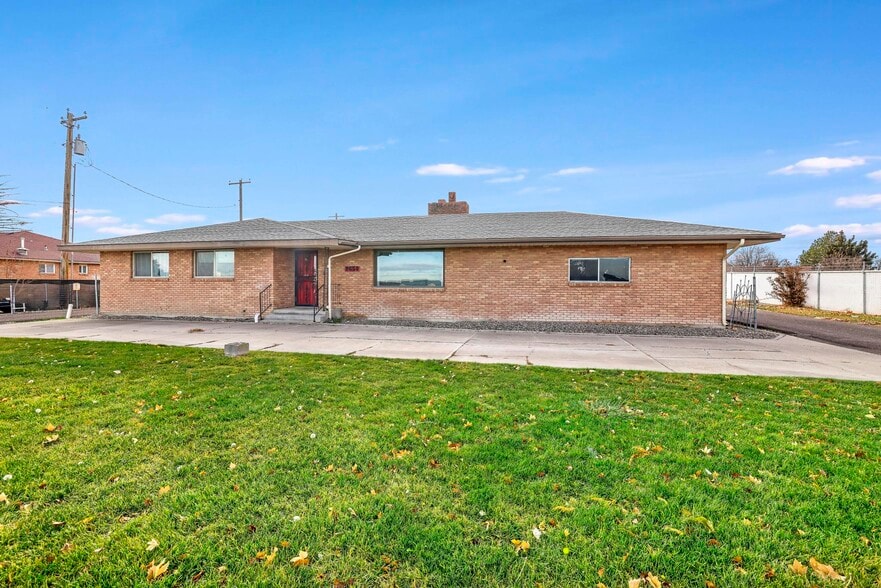 More Photos Of 2658 Addison Ave E, Twin Falls Office For Sale