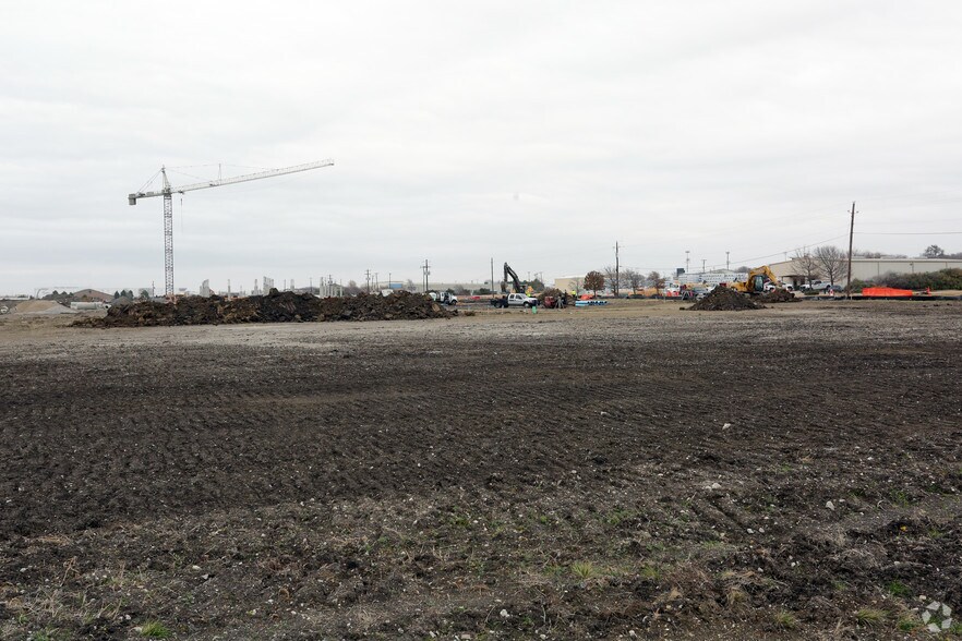 More Photos Of 9215 John W Elliott Dr, Frisco Freestanding For Lease