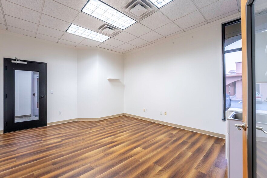 More Photos Of 1321-1325 Aaron Dr, Richland Storefront Retail Office For Lease