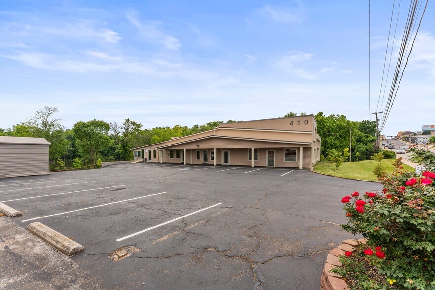 More Photos Of 410 Dinah Shore Blvd, Winchester Office Residential For Sale