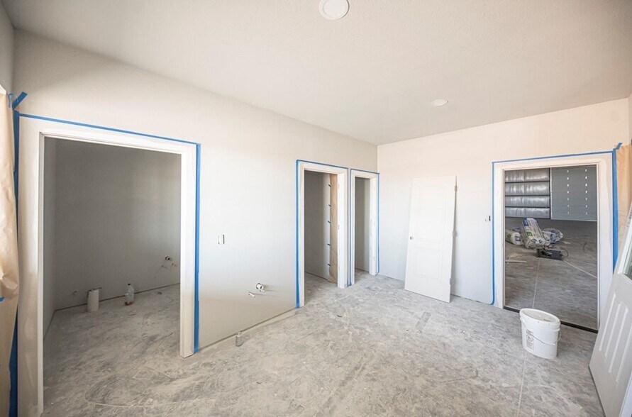 More Photos Of 14050 W Silver Fox Trl, Odessa Warehouse For Lease